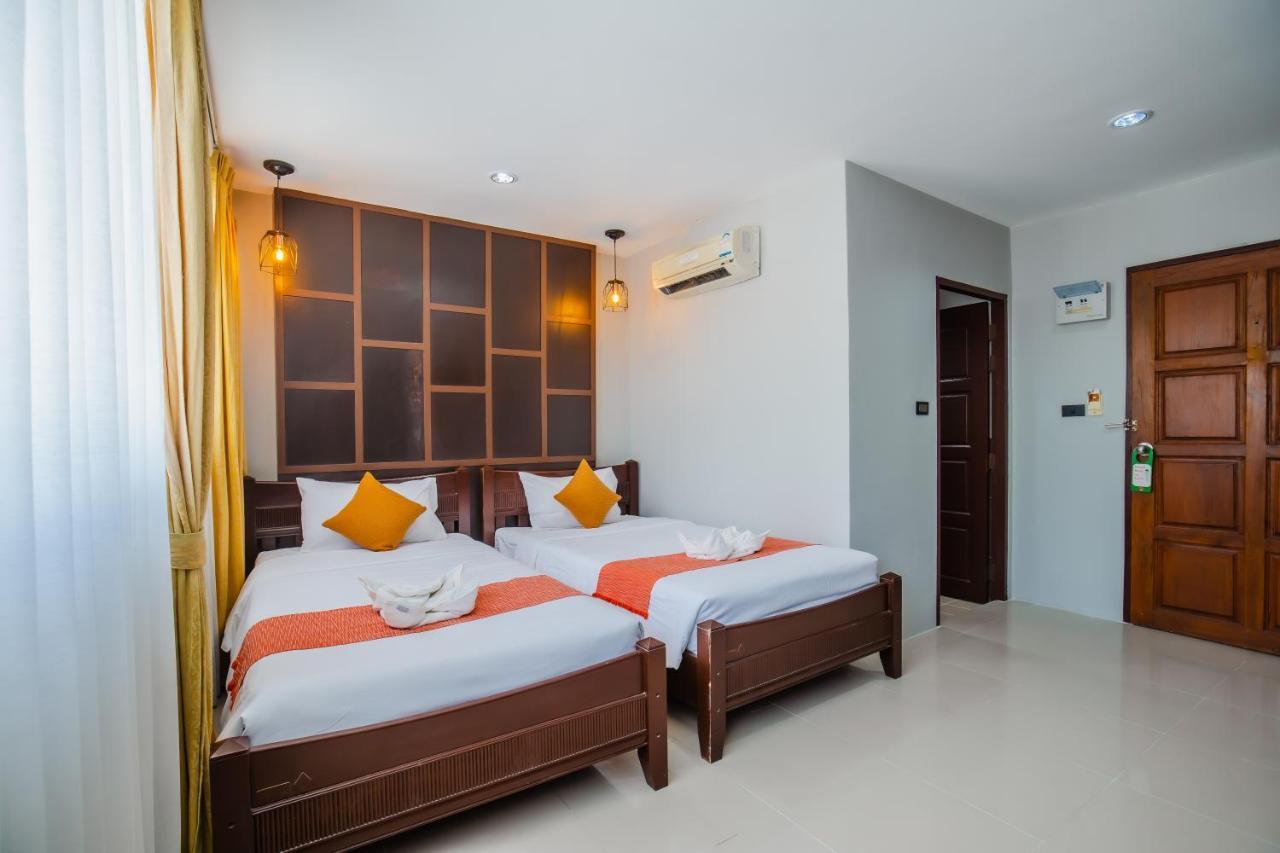 Time Out Hotel Patong Kültér fotó