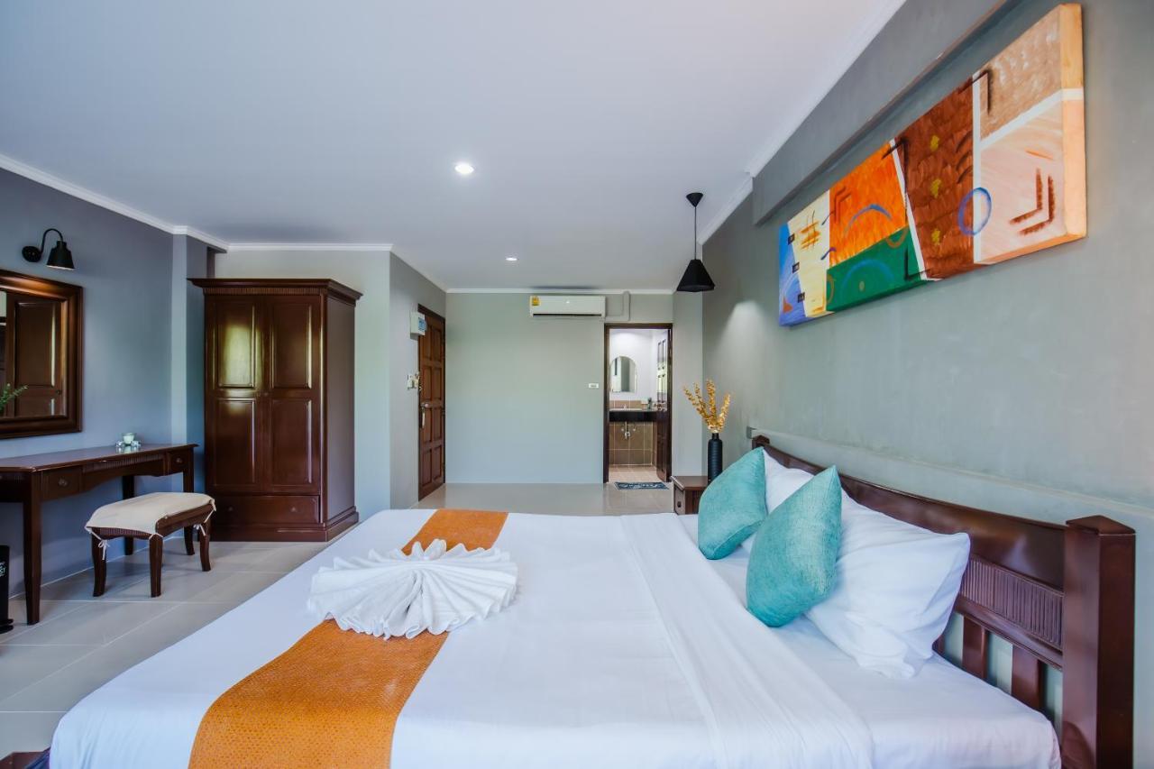 Time Out Hotel Patong Kültér fotó